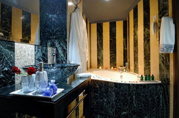 Civitas Suites Hotel 4*