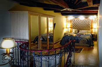Civitas Suites Hotel 4*