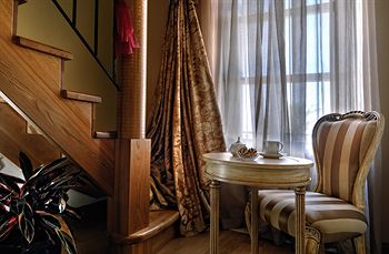 Civitas Suites Hotel 4*