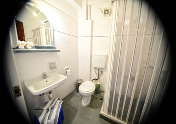 Kastro Hotel 2*