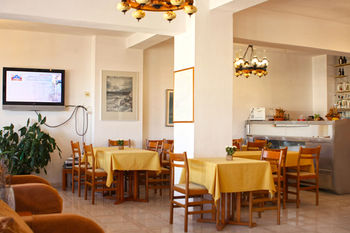 Kastro Hotel 2*