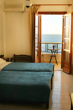 Kastro Hotel 2*