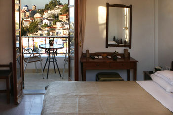 Kastro Hotel 2*