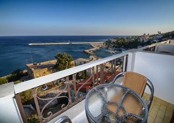 Kastro Hotel 2*