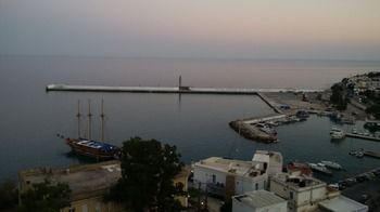 Kastro Hotel 2*