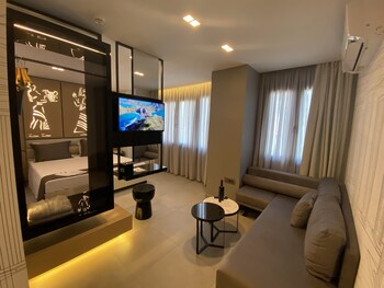 LAVRIS City Suites 0*