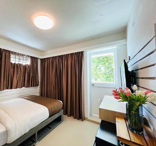 Bayshore Inn 2*
