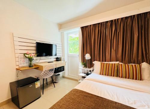 Bayshore Inn 2*