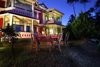 Camelot Resort 3*