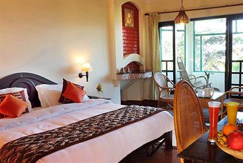 Camelot Resort 3*
