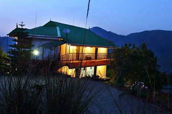 Camelot Resort 3*