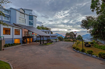 Sterling Munnar 4*