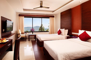 Sterling Munnar 4*