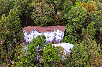 Sterling Munnar 4*