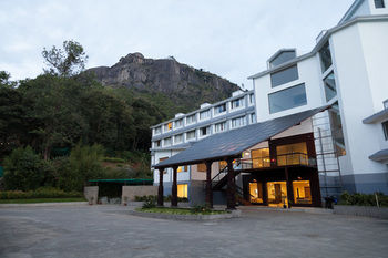 Sterling Munnar 4*