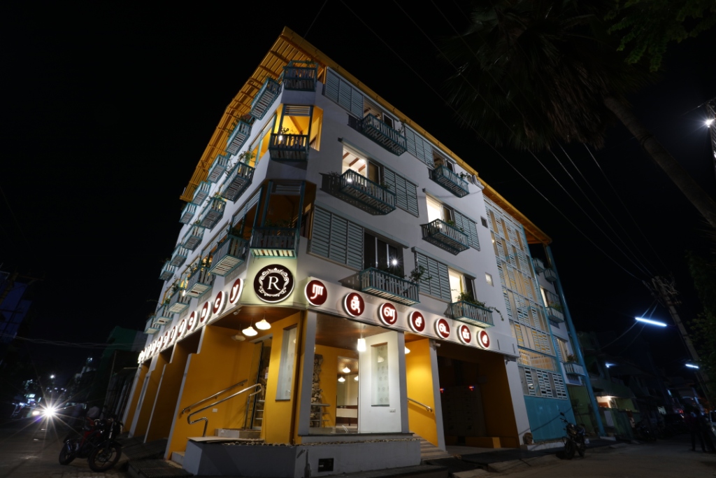 Raj Residency Hotel 2*