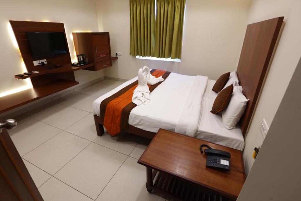 Raj Residency Hotel 2*
