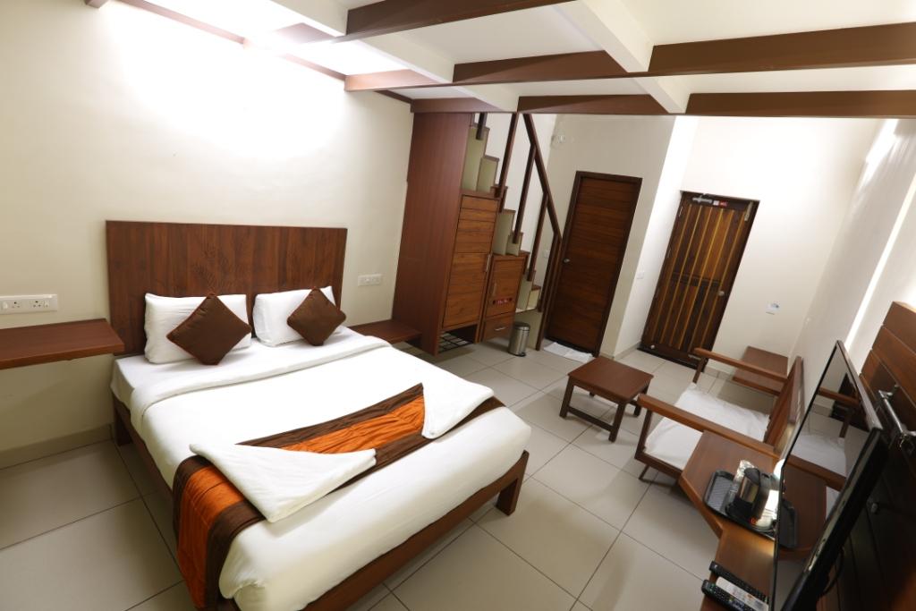 Raj Residency Hotel 2*