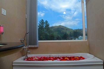 Grand Plaza Munnar 3*