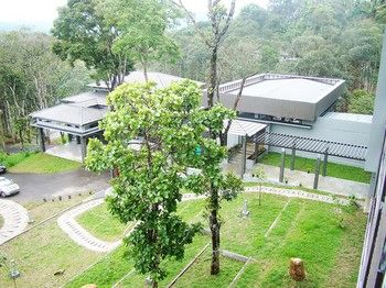 The Mountain Courtyard Thekady 4*