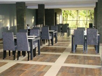 The Mountain Courtyard Thekady 4*
