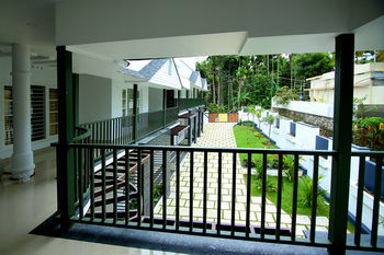 Le Villagio Resort & Domes 3*