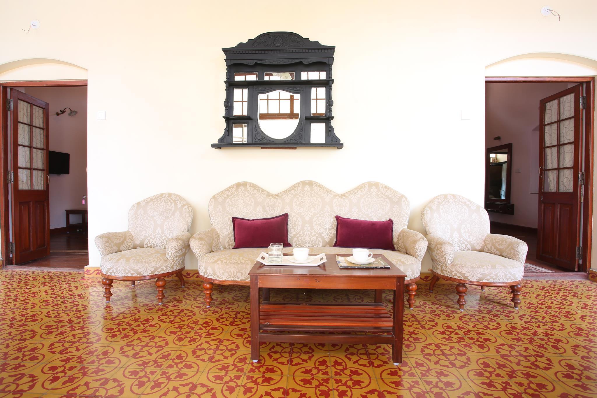 THE GRANGE HOTEL 2*