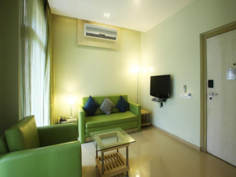 The Waterfront Shaw 3*