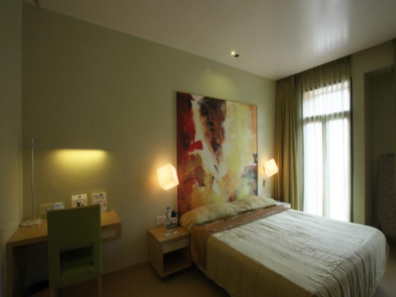 The Waterfront Shaw 3*