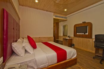 Sarthak Regency 3*