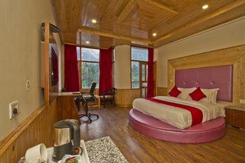 Sarthak Regency 3*