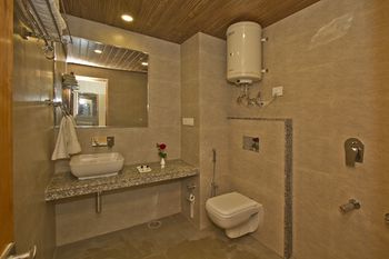 Sarthak Regency 3*