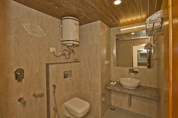 Sarthak Regency 3*