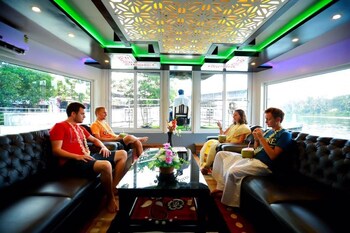 Indiavacationz Houseboat 3*