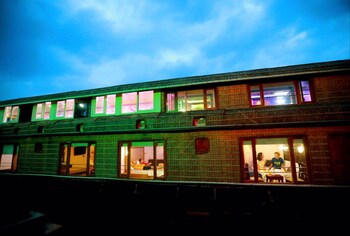 Indiavacationz Houseboat 3*