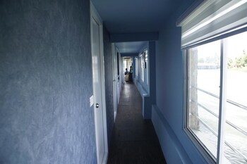 Indiavacationz Houseboat 3*