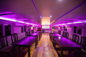 Indiavacationz Houseboat 3*