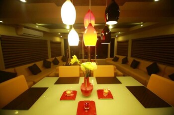 Indiavacationz Houseboat 3*