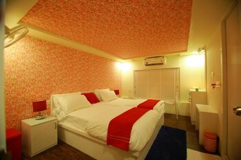 Indiavacationz Houseboat 3*