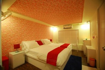 Indiavacationz Houseboat 3*