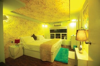 Indiavacationz Houseboat 3*
