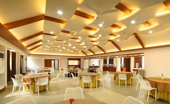 Kgees- HillTown Hotel 3*