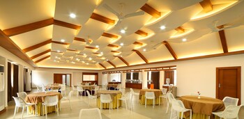 Kgees- HillTown Hotel 3*