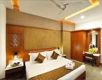 Kgees- HillTown Hotel 3*
