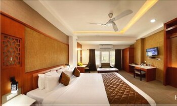 Kgees- HillTown Hotel 3*