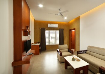 Kgees- HillTown Hotel 3*