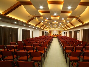 Kgees- HillTown Hotel 3*