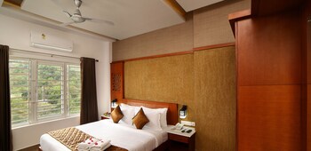 Kgees- HillTown Hotel 3*