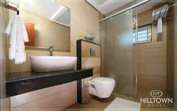 Kgees- HillTown Hotel 3*