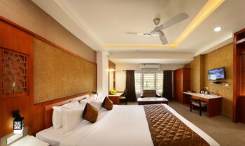 Kgees- HillTown Hotel 3*